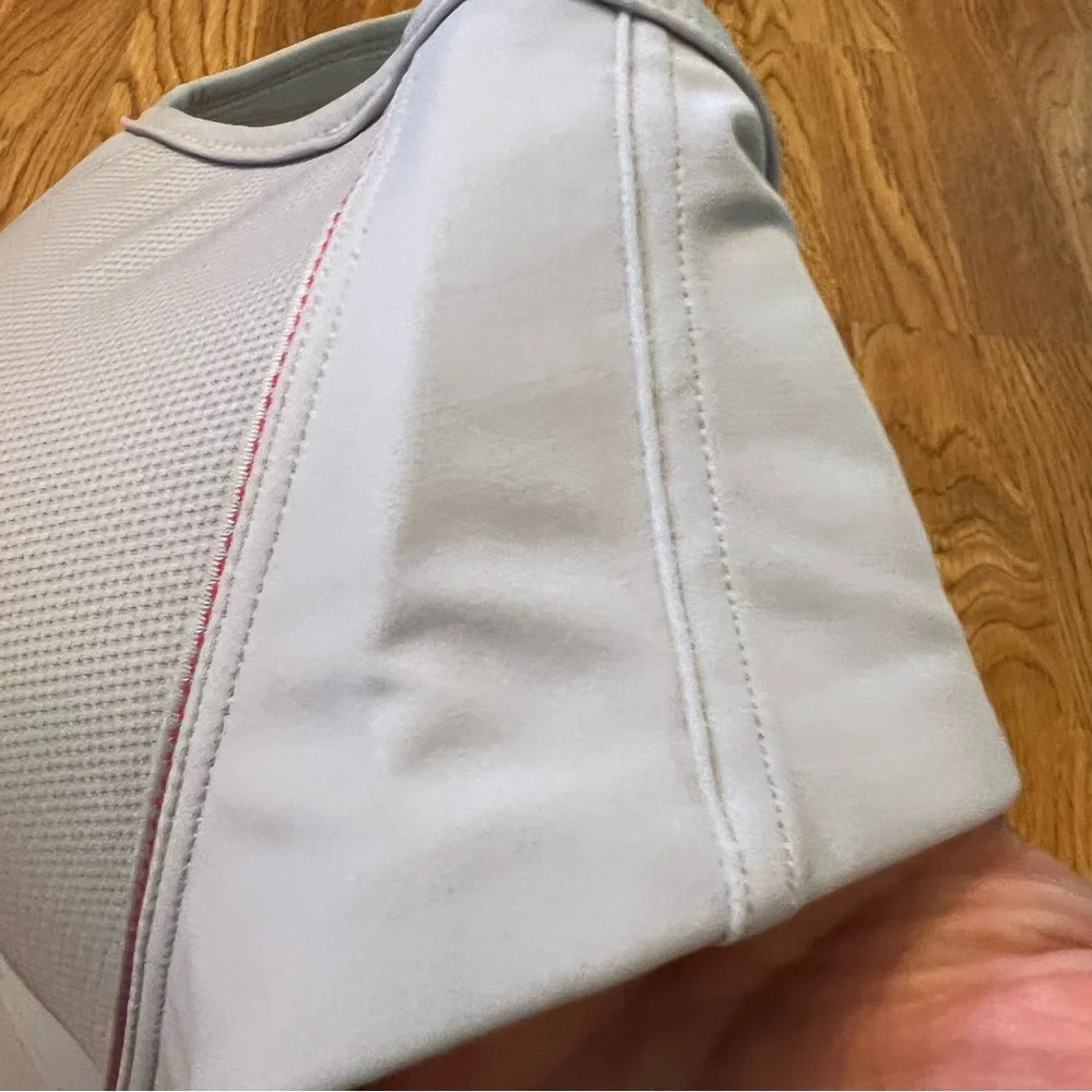 Chantelle Light Gray High Impact bra. - Picture 9 of 13